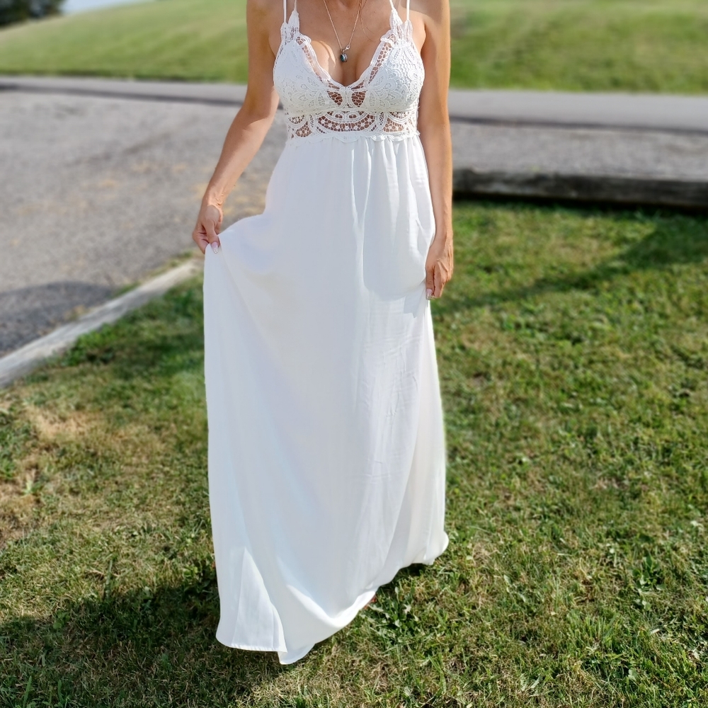 Spaghetti strapped maxi long dress by Windsor